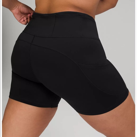 Lululemon Women’s Black Fast and Free High-Rise Short 6" (Non-Reflective) Size 6 - Picture 5 of 8